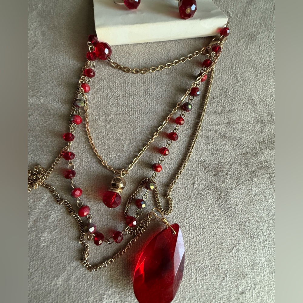 Ashley Cooper Red and Gold Necklace Set - Picture 7 of 7
